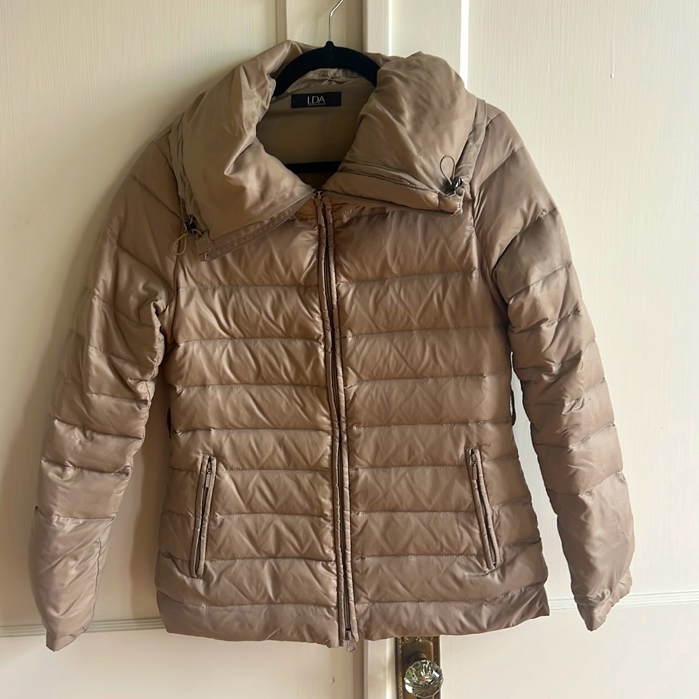 Puffer jacket tan size medium